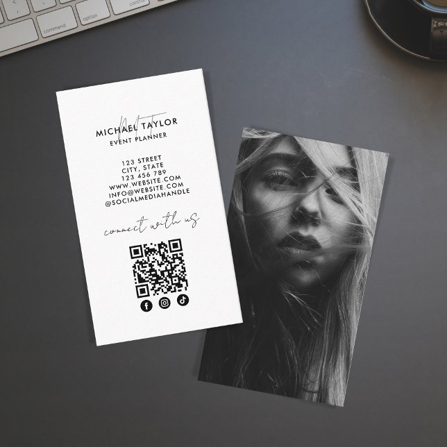 Anpassningsbar Modern Minimal QR-kodfoto för Socia Visitkort (Skapare uppladdad)