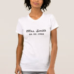 Anpassningsbar Möhippa Bröllop T-shirt<br><div class="desc">En underbar gåva till en brids smekmånad,  möhippa eller bachelorettfest!</div>