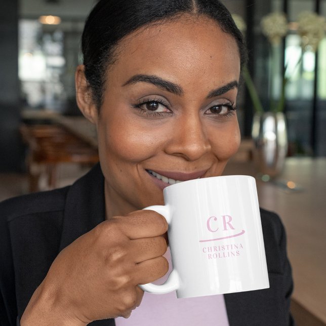 Anpassningsbar Monogram Elegant Minimal Rosa och V Kaffemugg (Custom Monogram Elegant Minimal Pink and White Coffee Mug)