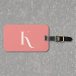 Anpassningsbar Monogram Girly  Rosa Initial Namn Bagagebricka<br><div class="desc">Den här bagagetaggen i en mjuk nyans för rosa skryter med en elegant, ren och enkel design med en inledande monogrammatisk utformning, vilket gör att du får en något sofistikerad lösning på dina researtiklar. Det förfinade stil erbjuder både elegans och funktionalitet, och skapar det som ett tillägg till din chic....</div>