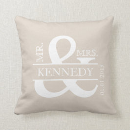 Anpassningsbar Monogram Keepsak Bröllop Pillow Kudde
