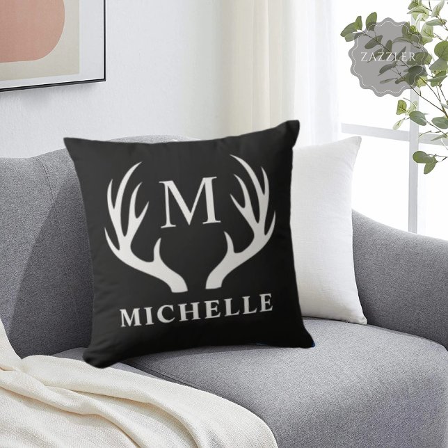 Anpassningsbar Monogram med Black White Hjort Antl Kudde (Custom Monogram with Black White Deer Antler Throw Pillow)