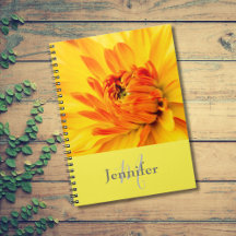 Anpassningsbar Monogram Namn Orange Gult Dahlia