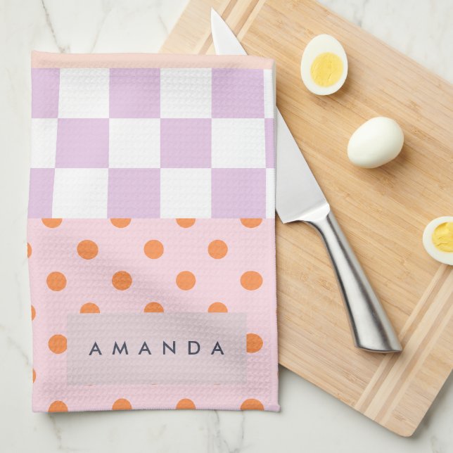 Anpassningsbar Monogram Pastel Polka Dot Lilac Che Kökshandduk (Vikt i Fjärdedel)