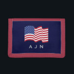 Anpassningsbar Monogrammed American Flagga Wallet<br><div class="desc">Designen kommer från originalteckningen.</div>