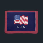 Anpassningsbar Monogrammed American Flagga Wallet<br><div class="desc">Designen kommer från originalteckningen.</div>