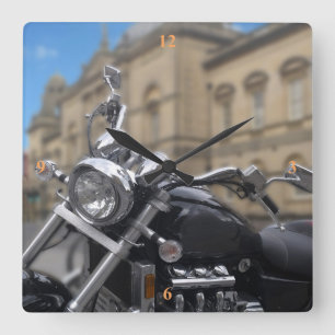 Anpassningsbar Motorcykel i Bath. Fyrkantig Klocka