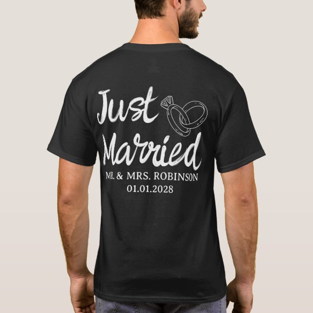 Anpassningsbar Mr. & Mrs. Couple Shirts, Newlyweds T Shirt (Baksida)
