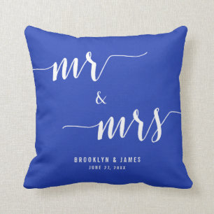 Anpassningsbar Mr. och Mrs. Royal Blue Bröllop Pil Kudde