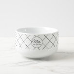 Anpassningsbar Mrs Est. Nytt Elegant-skript Soppmugg<br><div class="desc">Personlig,  fru Modern Elegant,  skript Nyligen,  nya bröllopsgåvor!</div>