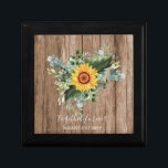 Anpassningsbar Newlyweds Rustic Sunblommor Eucalyp Minnesask<br><div class="desc">Grattisar på din förlovning! Vi önskar er en livstid fylld av lycka och glädje. Den här moderna designen och elegant bröllop är bara ett av de många designteman som finns i den här butiken och som skapas för att passa dina behov och din budget. Du kan redigera fälten för mallen...</div>