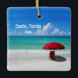 Anpassningsbar Own Photo Destin Beach Umbrellas Julgransprydnad Keramik<br><div class="desc">Om du har rest till Destin, Florida, i år, vill du minnas resa med denna unika julkeepsaksresande souvenir-prydent med denna svidande fotografiska bild av turkosblått vatten, vit sandstrand och ett rött strandparaply och stol och rustisk doftning. Enkel att anpassa med ditt resedatum på framsidan (som kan ändras till ett eget...</div>