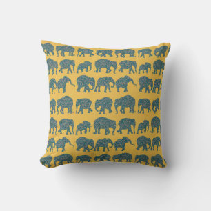 Anpassningsbar på Paisley Elephants Pillow eller C Kudde