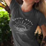 Anpassningsbar Påsklov Sommarflickvän Resa T Shirt<br><div class="desc">Ge påsklov chic minimalism med den här personligen till att fira din flickgrupps flykting! Släng de turister sloganerna och flnugga din styres sofistikerade själ med en elegant, modern logotyp som visar ditt mål. Varje gång viskar, "Påsklov har gjort höger. Anpassa med din egen destination och ditt eget år i påsklov!...</div>