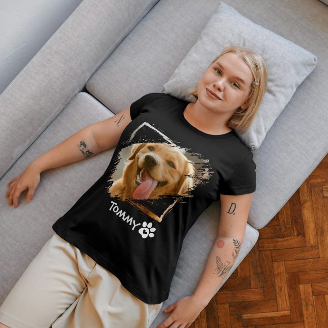 Anpassningsbar Pet Photo & Namn T-Shirt med Modern (Custom Pet Photo & Name T-Shirt with Modern Typography)
