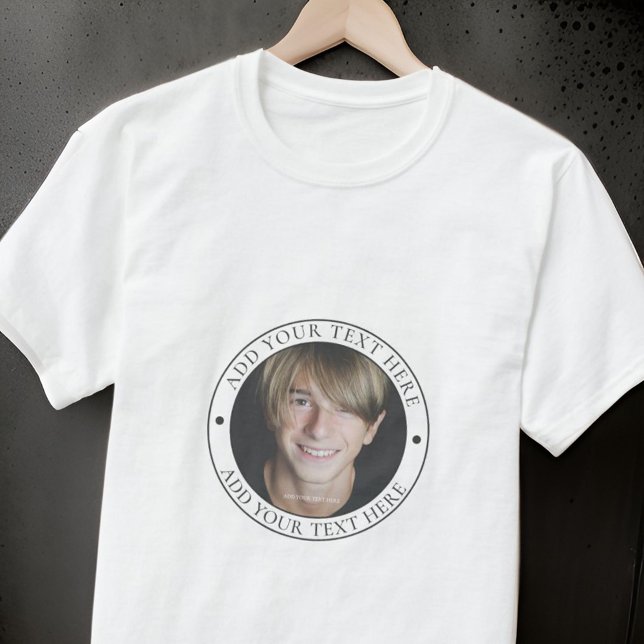 Anpassningsbar Photo Add your own Text Badge T Shirt (Skapare uppladdad)