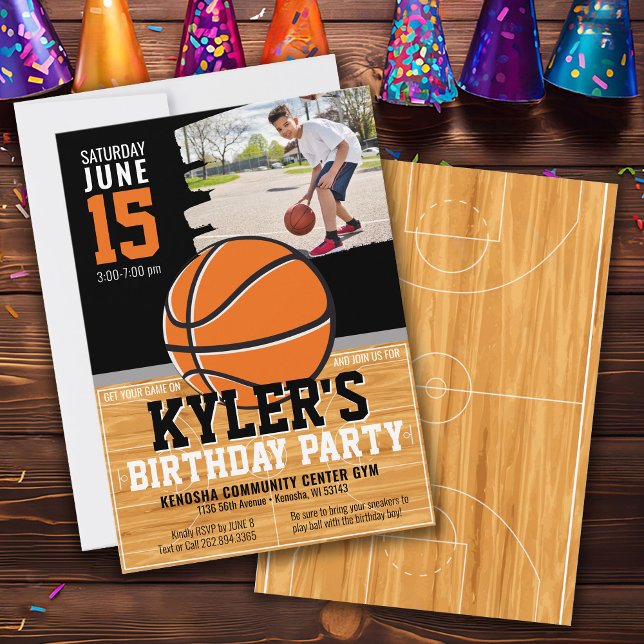 Anpassningsbar Photo Basketball Theme Boy Födelsed Inbjudningar (Sports athlete basketball court theme boy birthday party invitation, black and orange, custom photo)