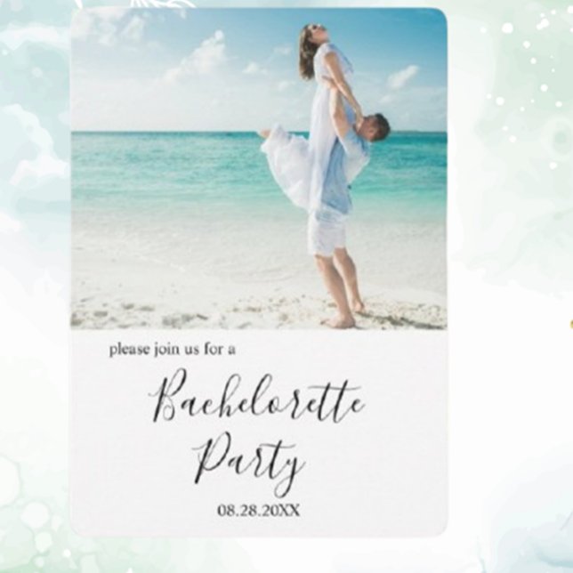 Anpassningsbar Photo Beach Bachelorette Party Inbjudningar (Create unforgettable memories with a custom photo beach bachelorette party invitation.  )
