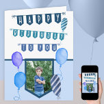 Anpassningsbar Photo Blue Bunting och Ballons föde Kort<br><div class="desc">Ladda upp ditt foto till det här stora födelsedagskortet i personligen. Mallen är redo för dig att lägga till ditt foto på framsidan samt födelsedagsporgspojkens namn och din anpassningsbar hälsning. Designfunktionerna buntar med ballonger av typen "Grattis på födelsedagen to You" och party i blå nyanser. bild är ramat med en...</div>