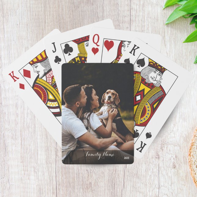 Anpassningsbar Photo Collage Family Namn Black Pok Casinokort (Custom Photo Collage Family Name Black Poker Cards)