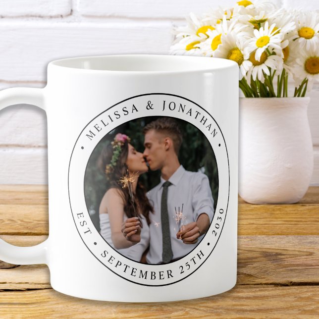 Anpassningsbar Photo Newlyged Couple Namn Est Date Kaffemugg (Skapare uppladdad)