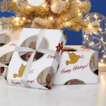 Anpassningsbar Photo & Poinsettia Presentpapper<br><div class="desc">Visning dina julfoton på en vit bakgrund med poinsettias och fåglar. Om du behöver hjälp med att redigera dina foton,  tveka inte att tala om det för mig,  och jag kommer att vara lycklig för att hjälpa dig med det.</div>