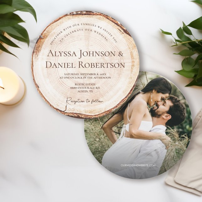 Anpassningsbar Photo Unique Rustic Elegant bröllop Inbjudningar (Front and back of elegant, unique rustic wedding invitation with custom photo.)