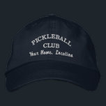 Anpassningsbar Pickleball Team Klubb, spela Namn d<br><div class="desc">Perfekten för pickleball-entusiaster. Lägg till klubb,  team namn,  plats eller datum för stad/stad,  turnent namn etc. för att skapa ett slags pickleball sockel. Underbar för matchande lagväxlar eller turneringshändelser - eller till och med en pickleball resa. Ändra texten och hatten färg enkelt.</div>