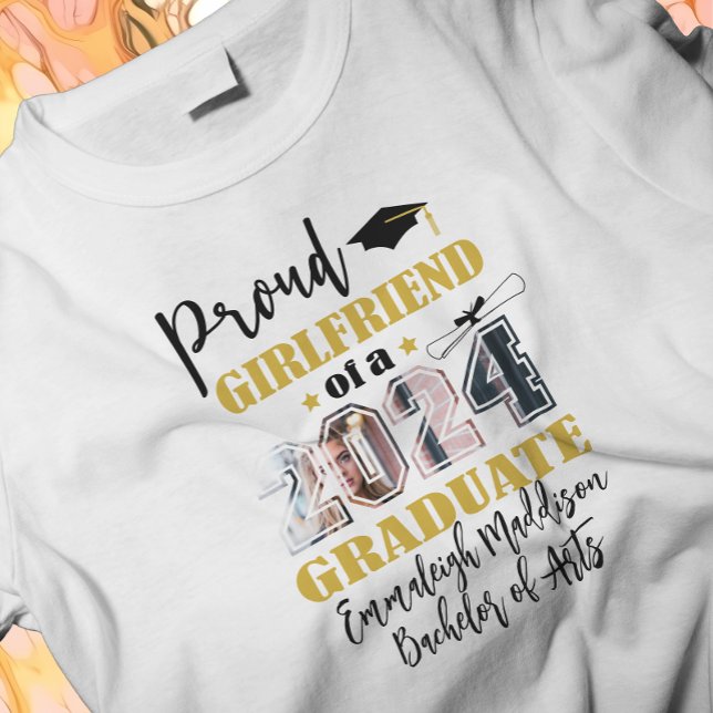 Anpassningsbar Proud Girlkompis Photo 2024 Student T Shirt (Skapare uppladdad)