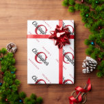 Anpassningsbar Retro Monogram White Red Black Helg Presentpapper<br><div class="desc">Den här pappra anpassningsbarna gör att dina helgdag kan komma i beröring. Den har ett upprepande mönster av ett namn i ett svart reflektortypsnitt över ett rött monogram initialt,  avgränsat av ord "Season's Greetings" i rött mot en vit bakgrund.</div>