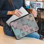 Anpassningsbar Roligt Abstrakt Circles Squares Pop Laptop Fodral<br><div class="desc">Utformning av contemporaryn för elegant, snyggt och elektisk minimalism med utrymme att anpassa med namn monogram eller initialer efter eget val. Perfekt för den konstnärliga höftledaren, vintage retro art stil eller abstrakt digital geometrisk motif älskare. Den vackra contemporaryn aqua blue, mynta grönt, grått beige, mauve taupe och rosa färgad geometriska...</div>