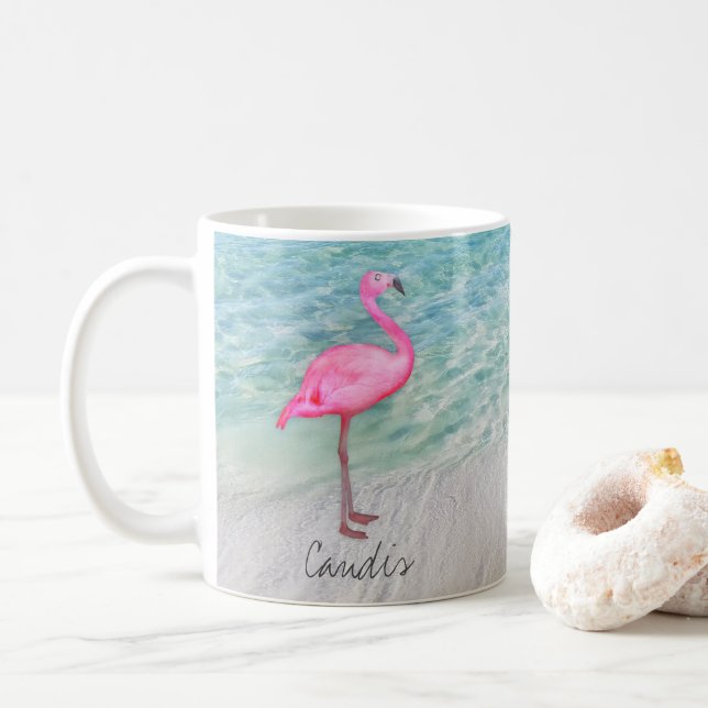 Anpassningsbar Rosa Flamingo Tropical Sandy Beach  Kaffemugg (Med munk)