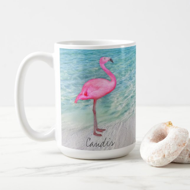 Anpassningsbar Rosa Flamingo Tropical Sandy Beach  Kaffemugg (Med munk)