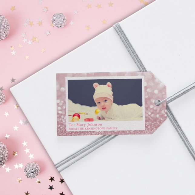 Anpassningsbar Rosa Sparkly Baby Photo Presentetikett (Baby Girl’s First Christmas Gift Tag)