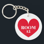 Anpassningsbar runt hotellrummets nyckelkedja med<br><div class="desc">Anpassningsbar runt hotellrummets nyckelkedja med hjärta. Byt till färg. Lägg till egna rumsnummer för personlig. En sidad nyckelring-kedjedesign med romantisk kärlek-symbol. Anpassadets bakgrund färg. Skapa dem för hotellrum, motell, lägenheter för hyra, hytt etc. Anpassadets mall. Lägg till din egen text. Även underbar för dörr till svit av smekmånaden i bröllop....</div>