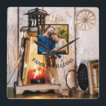 Anpassningsbar Rustic Farmhouse Lantern Lamp Vinta Fyrkantig Klocka<br><div class="desc">Vi presenterar mitt Rustic Farmhouse Lantern Square Wall Clock, en häpnadsväckande blandning av antik charm och modern fixer-upper-stil. Den här fyrkantiga klockkonstruktionen har anpassningsbarnas motiv för lantbrukslampan, perfekt för att skapa en mysigt och tidlös atmosfär. Anpassa det med ditt eget foto och med din familj namn för att göra det...</div>