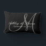 Anpassningsbar Rustic Linen Titta Monogram Lumbar  Lumbarkudde<br><div class="desc">Personligen tittar linne som en dropp med ett monogram. Gör en underbar gåva till Newlyweds,  antikvarier och andra särskilda tillfällen. Mycket trendig och en trevlig accent biet för ett sovrum,  ett vardagsrum,  en favoritstol osv. Anpassa med namn,  ursprungligt datum och datum.</div>