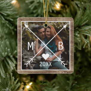 Anpassningsbar Rustic Monogrammed Kärlek Heart Arr Julgransprydnad Keramik