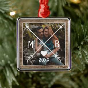 Anpassningsbar Rustic Monogrammed Kärlek Heart Arr Julgransprydnad Metall