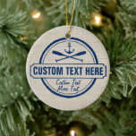 Anpassningsbar Sjö, Beach House & Boat Nautical An Julgransprydnad Keramik<br><div class="desc">Visa ditt hus/strandhus/pridet med anpassningsbarna med ornament. En stil-design i vintage med logotyp har ett nautiskt ankare och två korsande paddlar och ställs in mot en besläktad bakgrund som tittar linen. Anpassa med 3 linjer anpassningsbar text - lägg till sjö/stranden namn, familj namn, stuga/strand, båt namn, stad, stad, datum osv....</div>