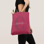 Anpassningsbar Snyggt Monogrammed Namn Magenta Red Tygkasse<br><div class="desc">Anpassningsbar Modern Snyggt Monogrammed Namn Magenta Red Tote Bag</div>