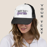 Anpassningsbar text Gnistra lila glitter, effekt Keps<br><div class="desc">Lägg till en egen bildtext för att fylla i den här sloganen "..Gnistra",  i ljussken lila-färgad faux glitter och svart text.</div>