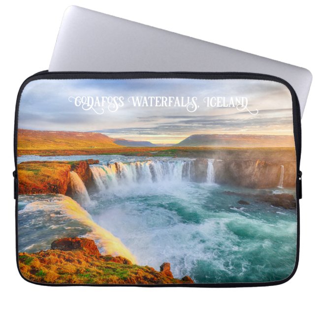 Anpassningsbar Text Godafoss Waterfalls, Island Laptop Fodral (Framsidan)