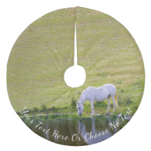 Anpassningsbar Text/Majestic White Horse vid en fl Julgransmatta Fleece