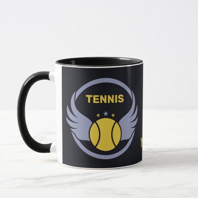 Anpassningsbar Text Tennis Boll med Vingar Mugg (Vänster)