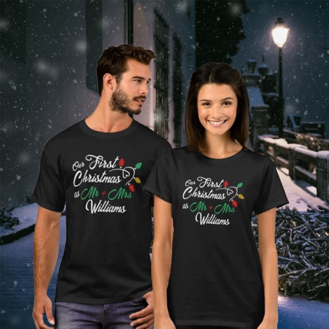 Anpassningsbar Vår första jul (med namn som familj T Shirt (Skapare uppladdad)