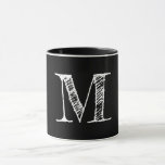 Anpassningsbar White Chalkboard Monogram Black Tea Mugg<br><div class="desc">Anpassningsbar, personlig, coola, snyggt, artsy, vitt kritskript monogram / initialt på svart, te / kaffe / mjölk / drycker mugg. Skriv bara in ditt ursprungliga/monogram för att anpassa. En coola mugg för att njuta av din favoritdryck. Underbar för hem och kontor. Gör en underbarare personlig på födelsedagen, helgdagar, julklappar, fars...</div>