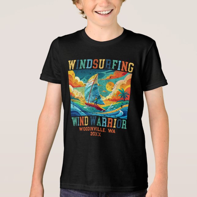 Anpassningsbar Windsurfing Surfer Location Date Na T Shirt (Framsida)