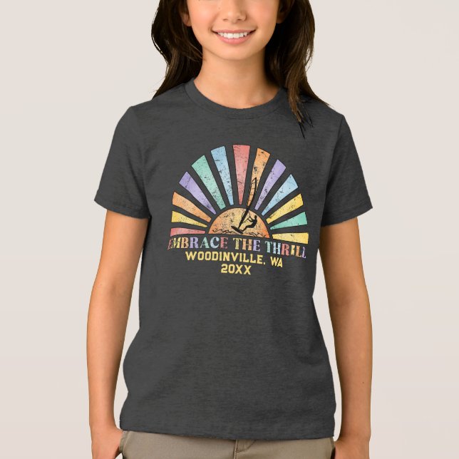 Anpassningsbar Windsurfing Surfer Location Date Na T Shirt (Framsida)
