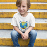 Anpassningsbar World Travel Sunrows Earth Cute Vac T Shirt<br><div class="desc">Anpassa de här småbarn-t-tröjorna från fantastisk-världsturneringen till ett turistband eller en familjetjänstresa resa. planeten är inslagen i en vacker blommigt av solblommor och viner. Cute anpassningsbar reser för att utforska jorden.</div>